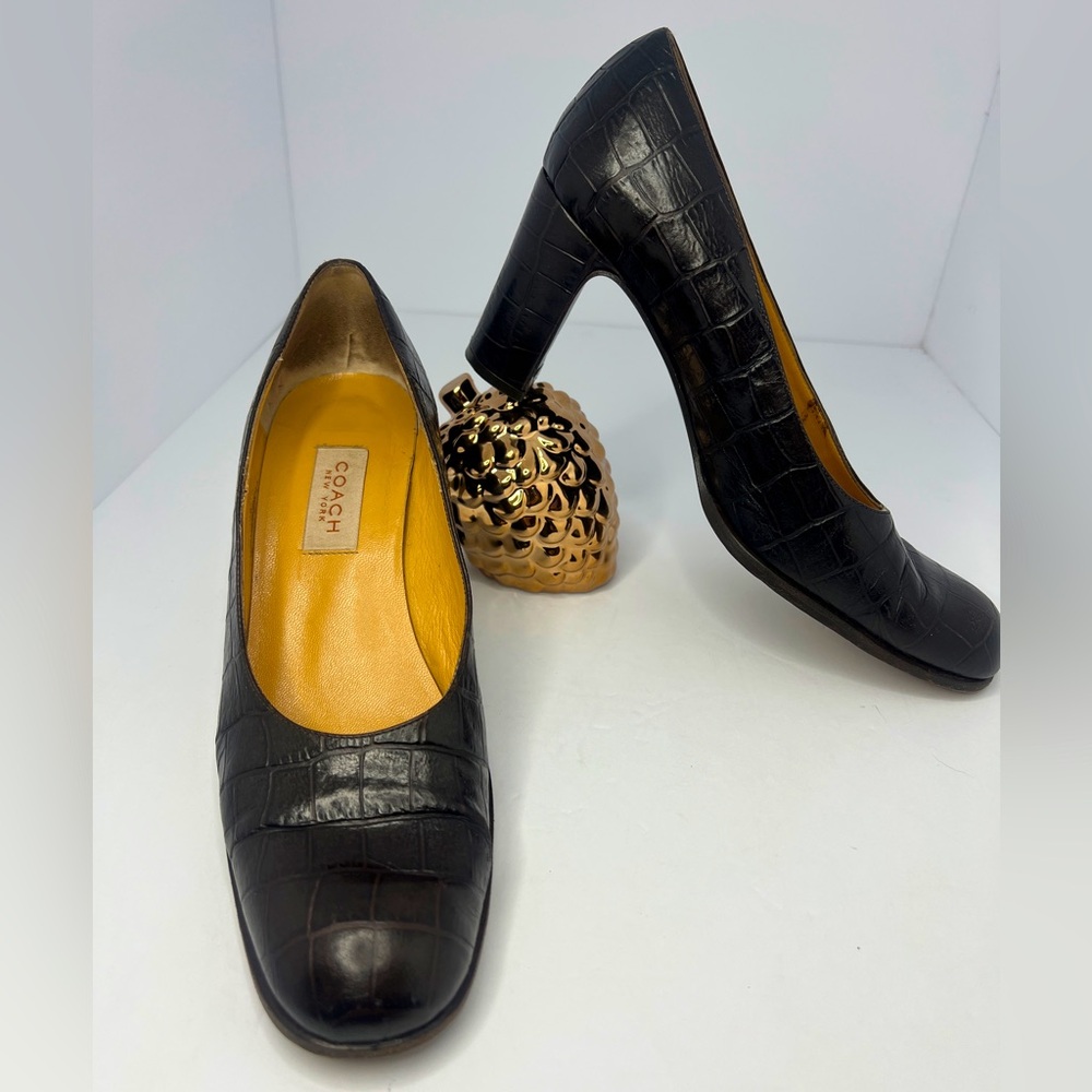 Women’s Coach Alligator Design Pumps Heels Size 9B Dark Brown